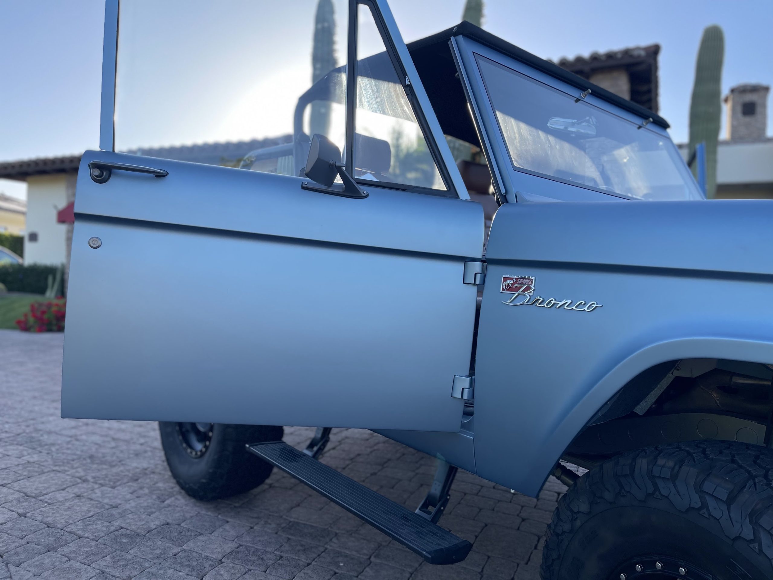 Edgeless windshield